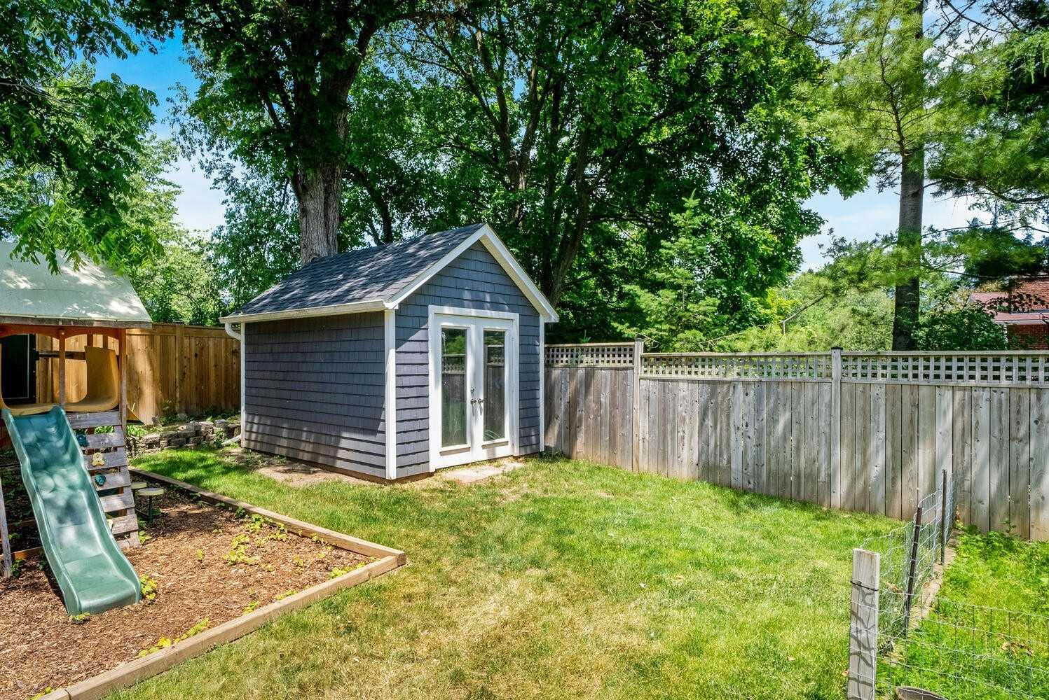 28 Glen Crescent Dr