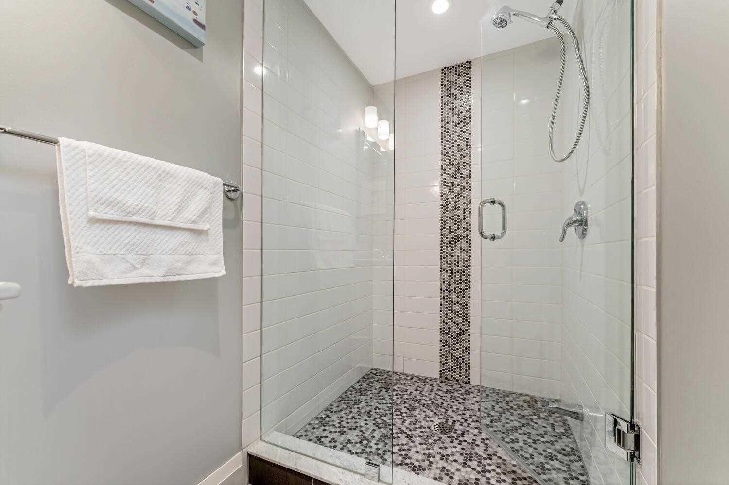 28 Glen Crescent Dr