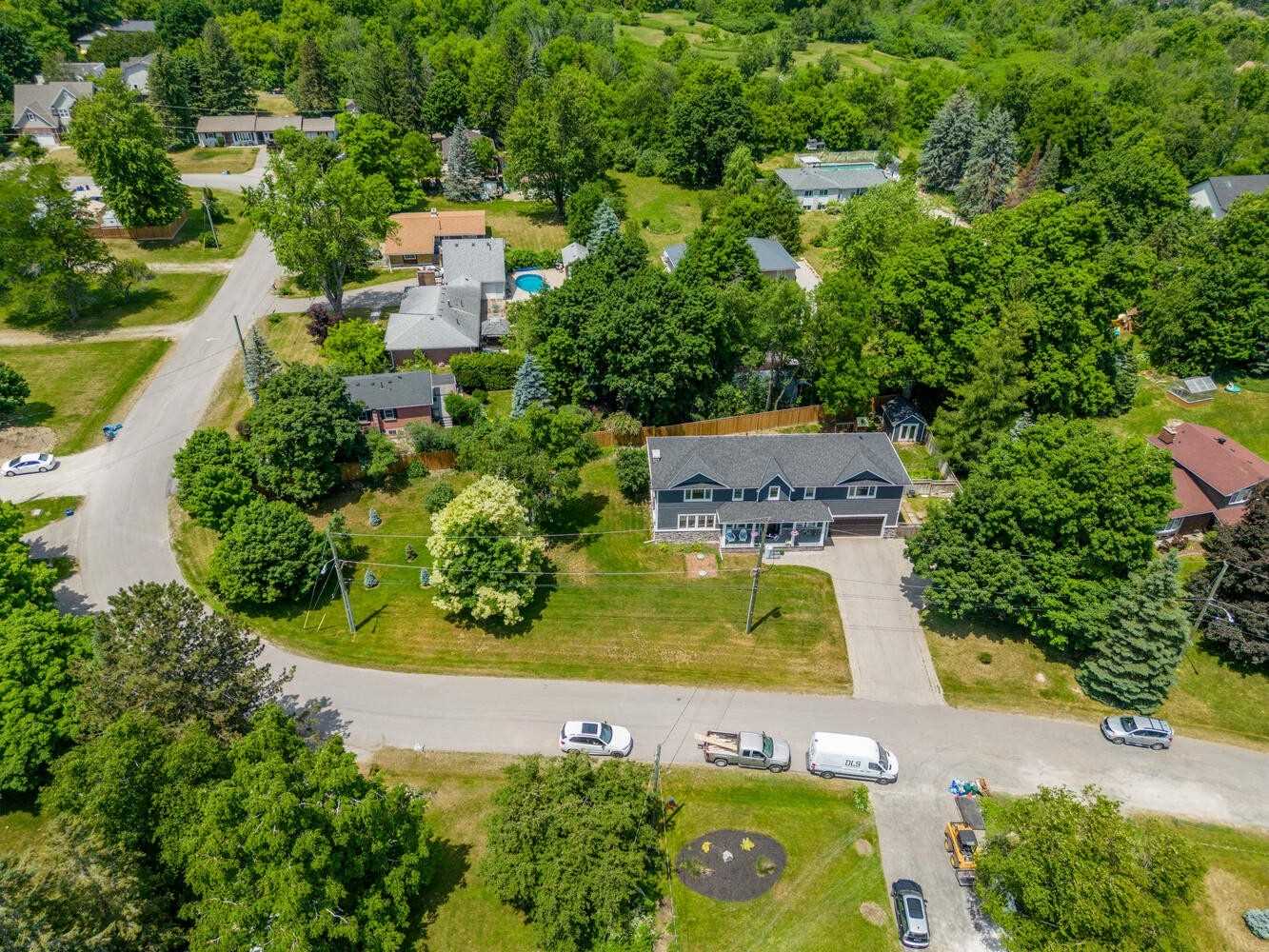 28 Glen Crescent Dr