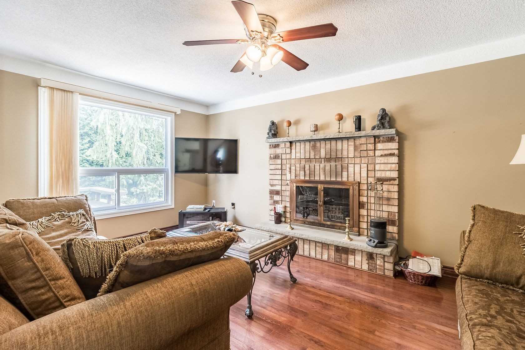 13 Ivan Ave