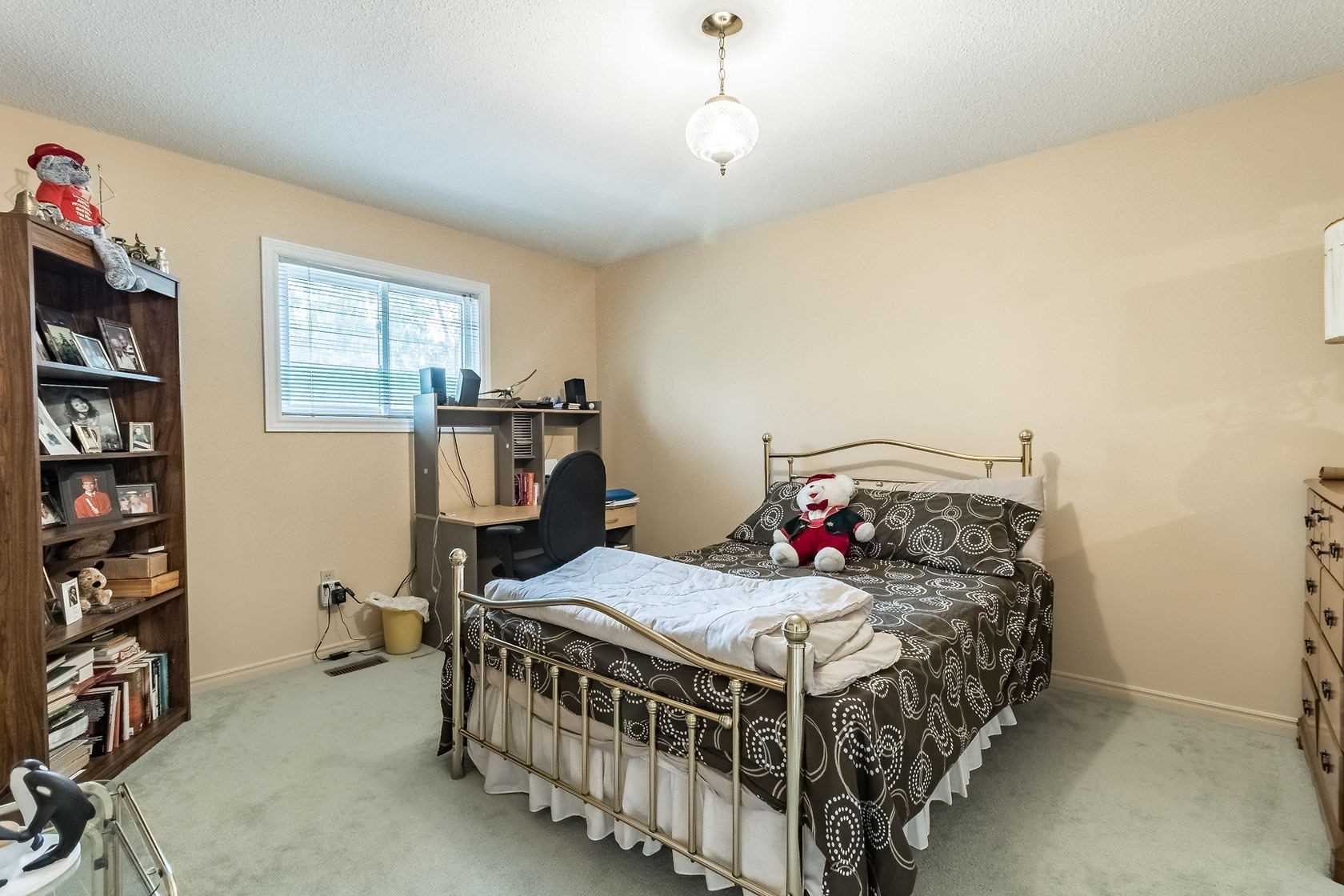 13 Ivan Ave