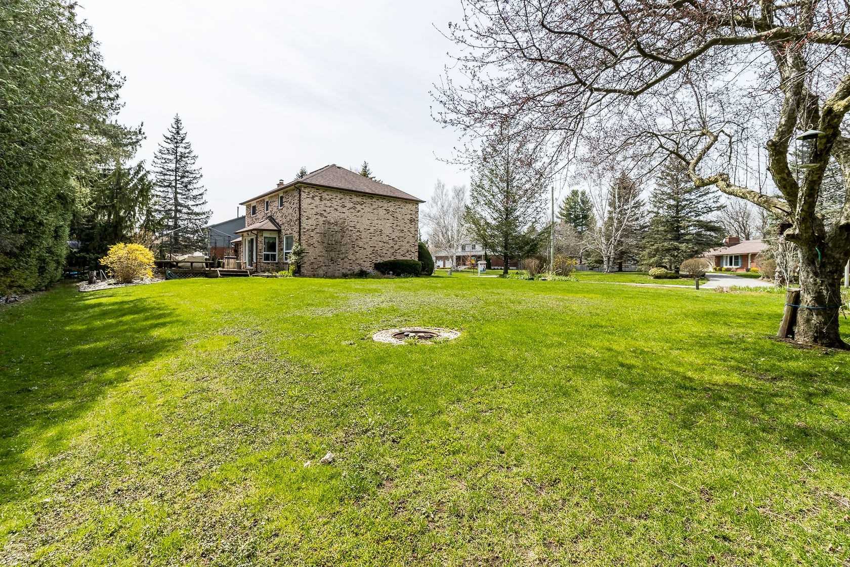 13 Ivan Ave
