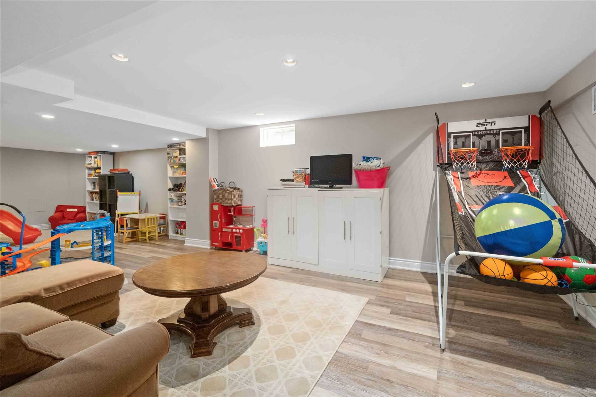 2137 Hurley Dr