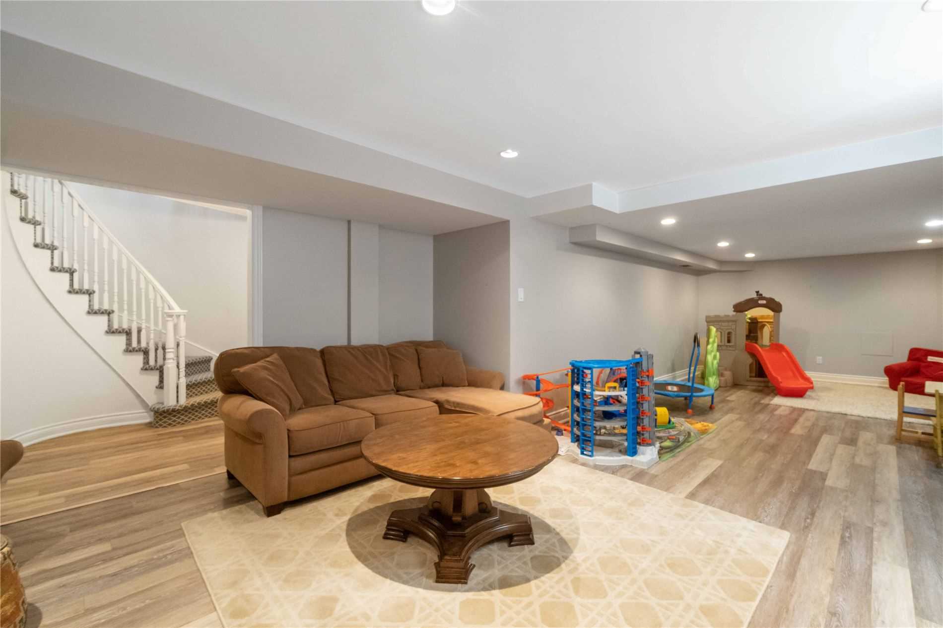 2137 Hurley Dr