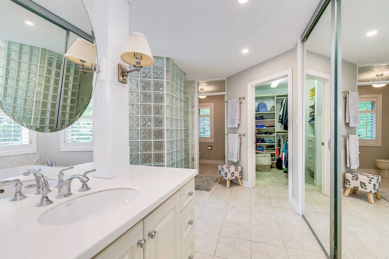 341 Acacia Crt