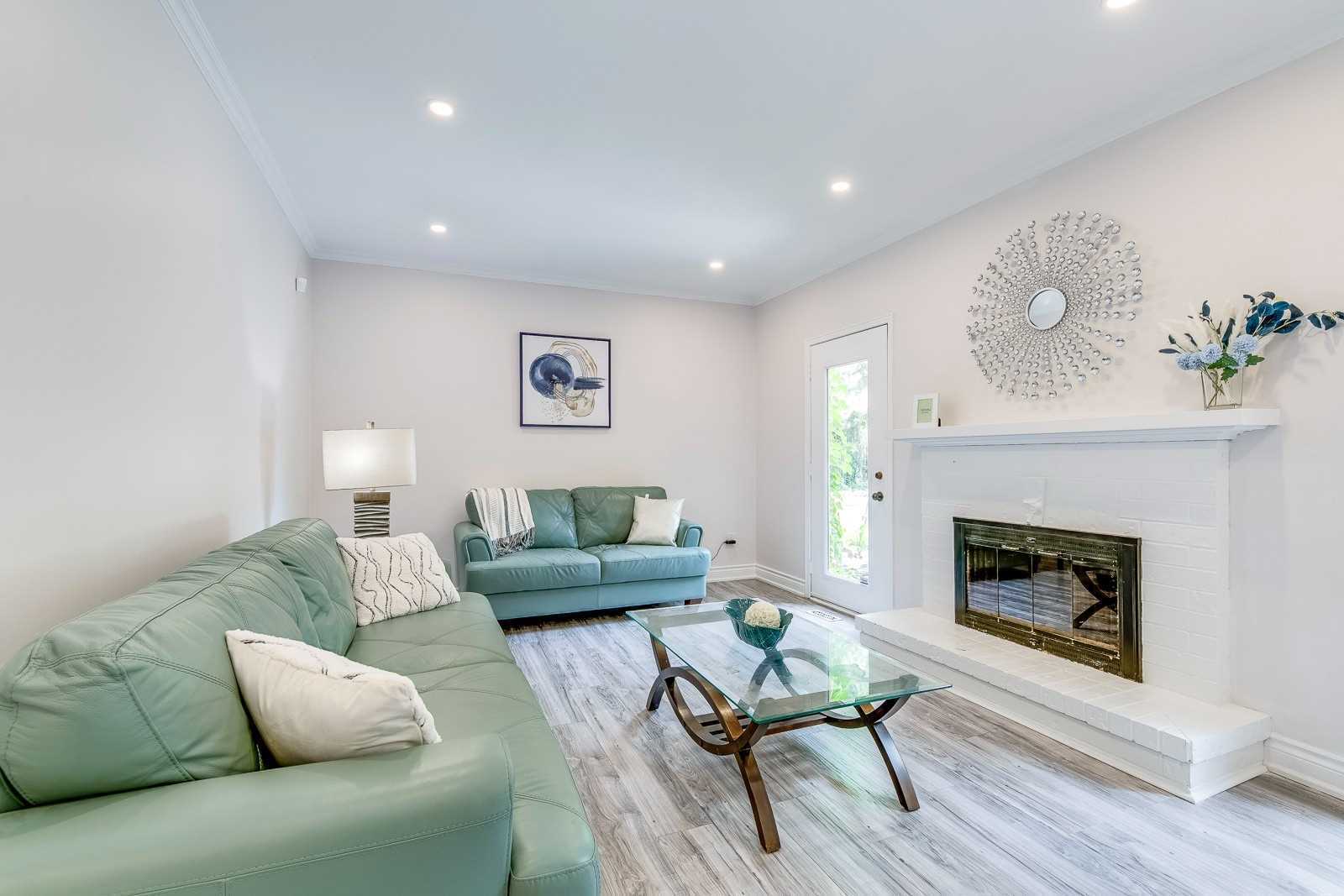 341 Acacia Crt