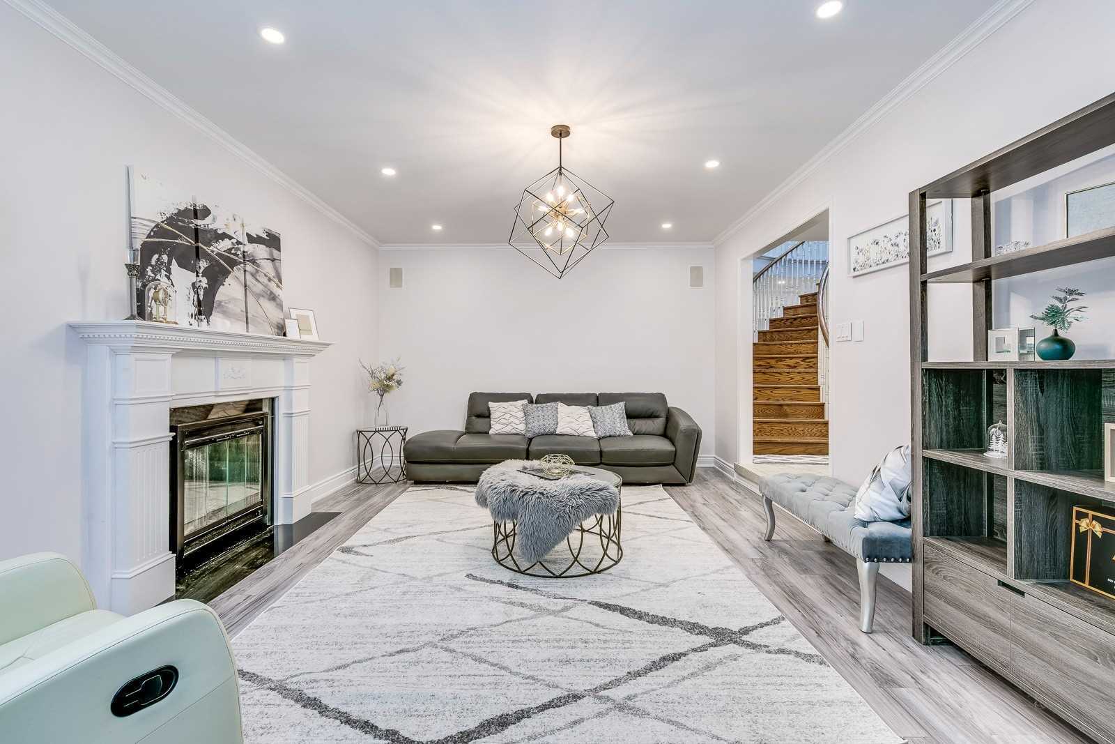341 Acacia Crt