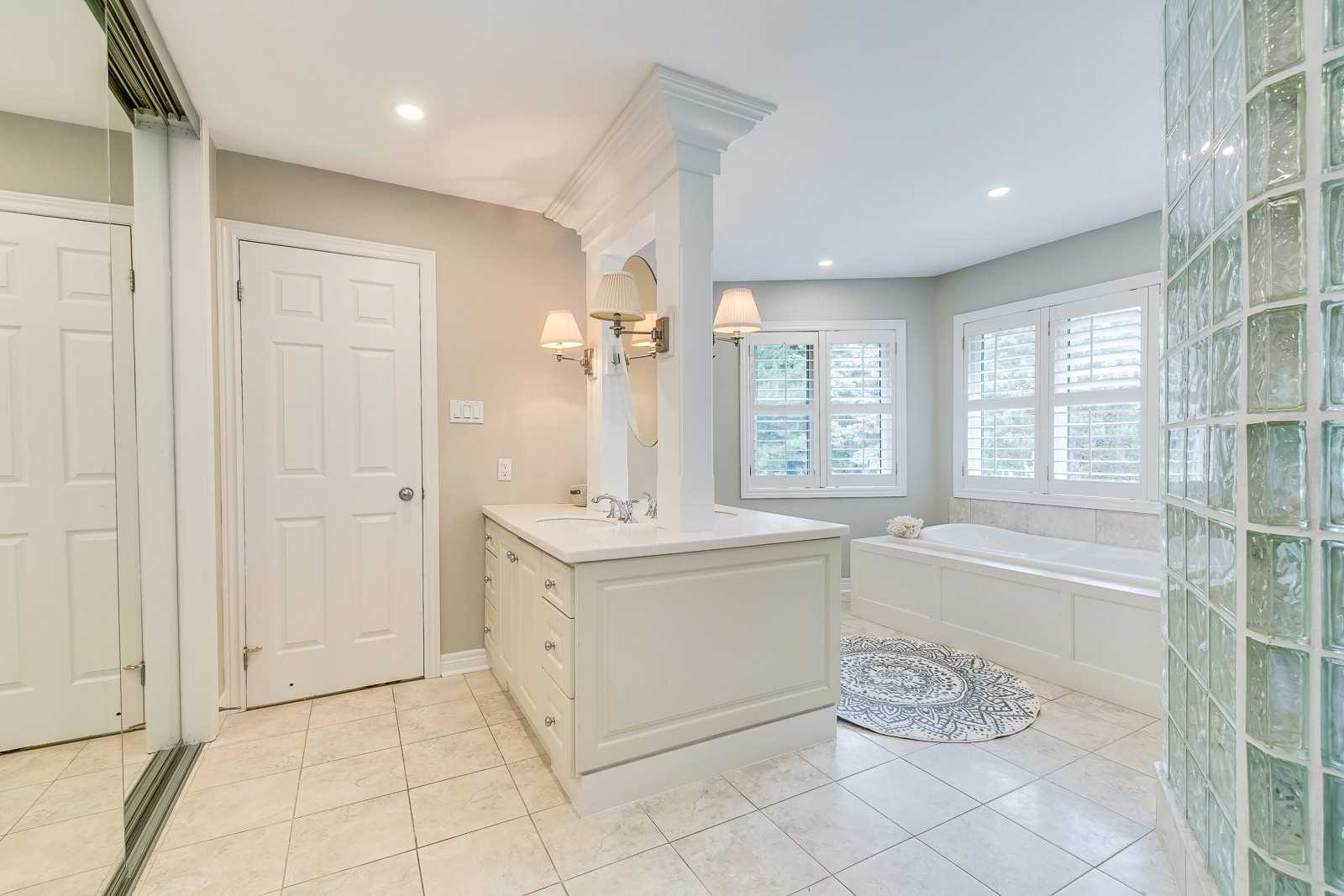 341 Acacia Crt
