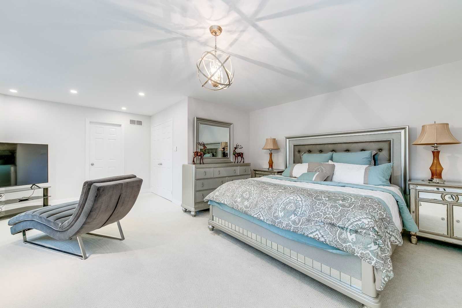 341 Acacia Crt