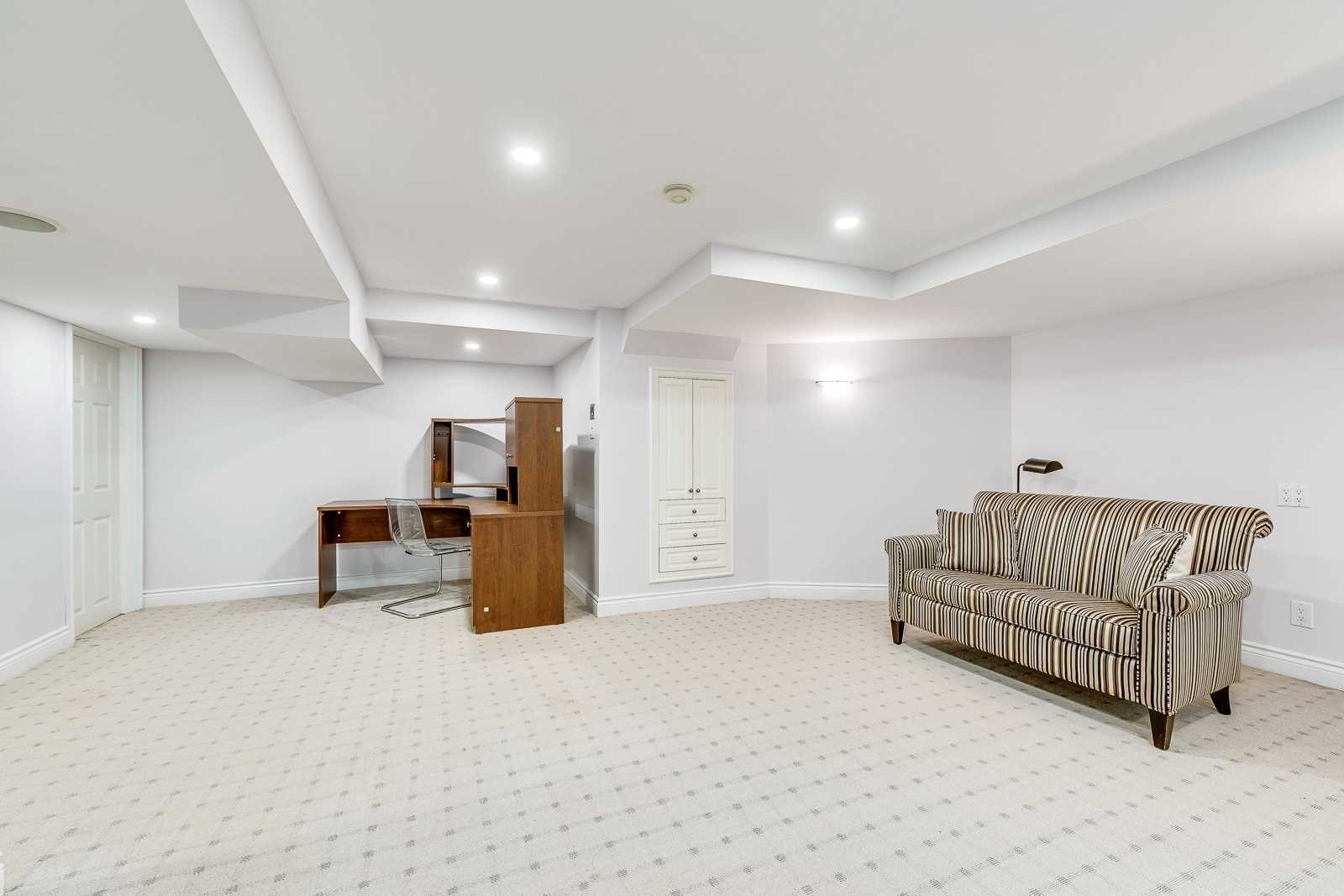341 Acacia Crt