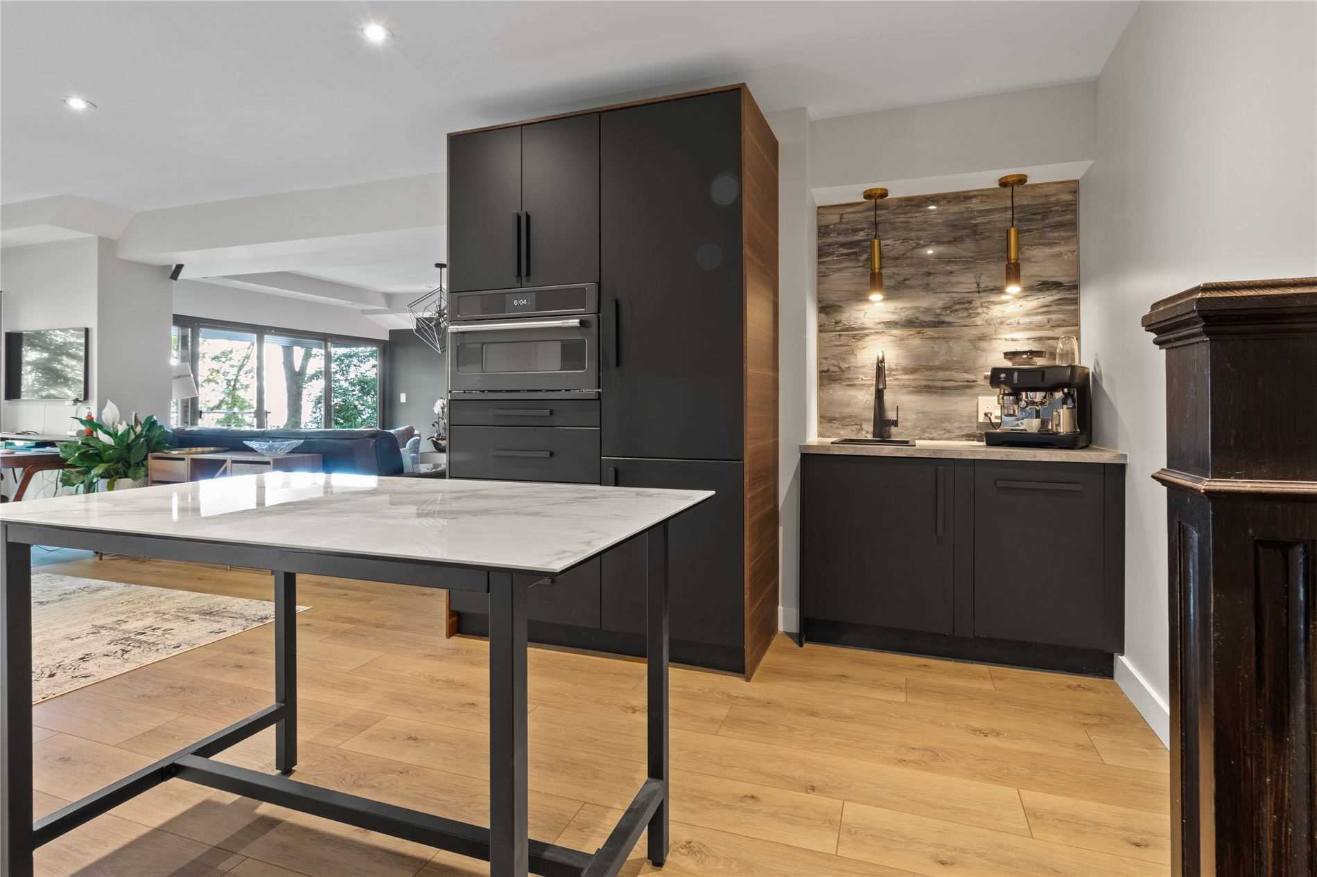 868 Danforth Pl