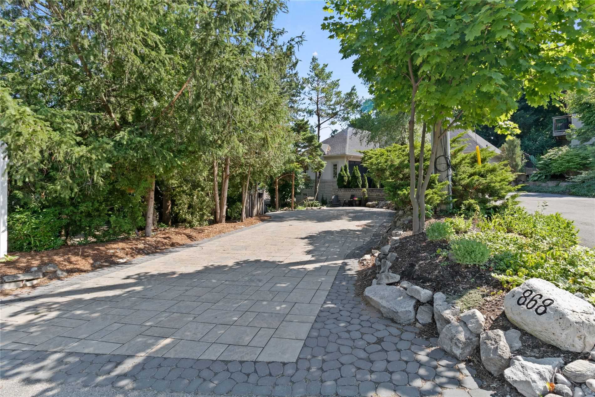 868 Danforth Pl