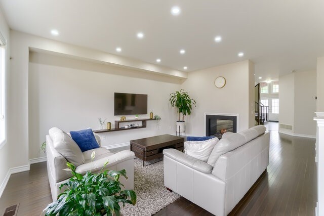 97 Fawnridge Rd