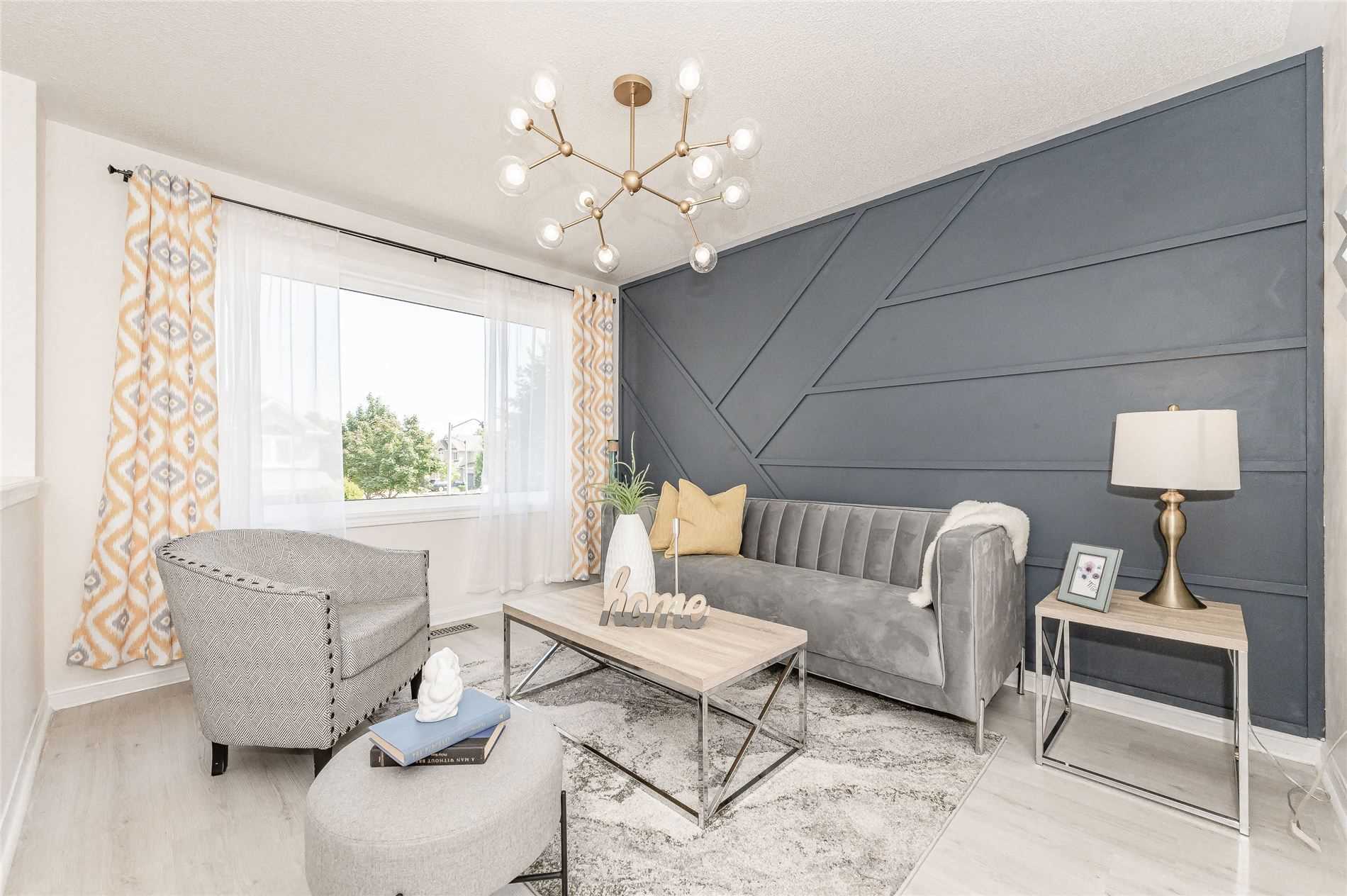 1242 Glenrose Cres
