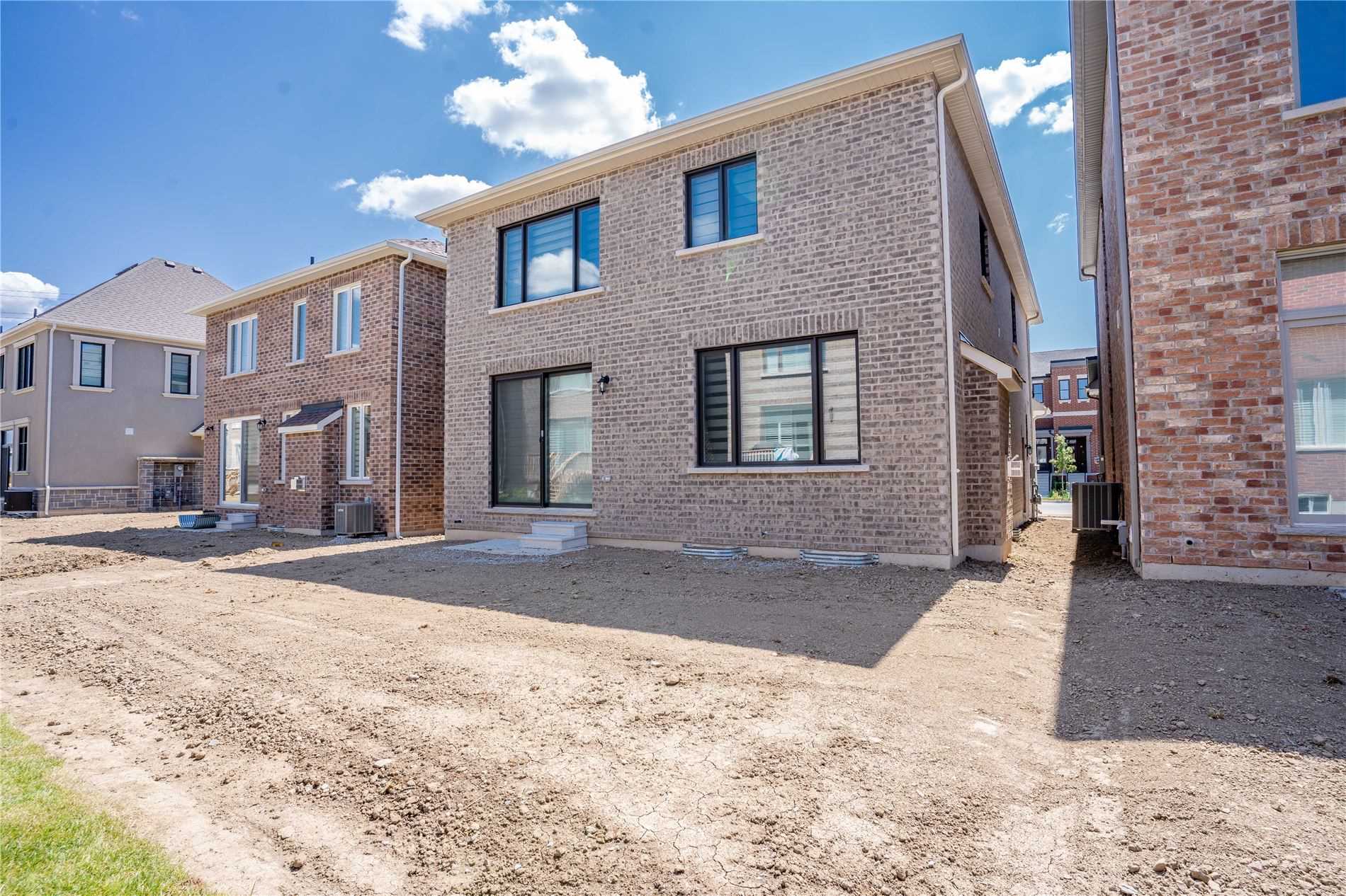 989 Logan Dr