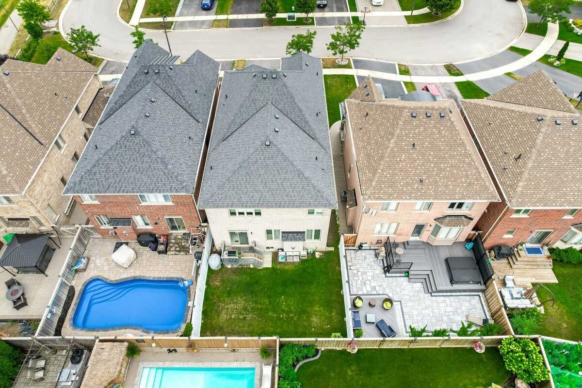 25 Jolana Cres