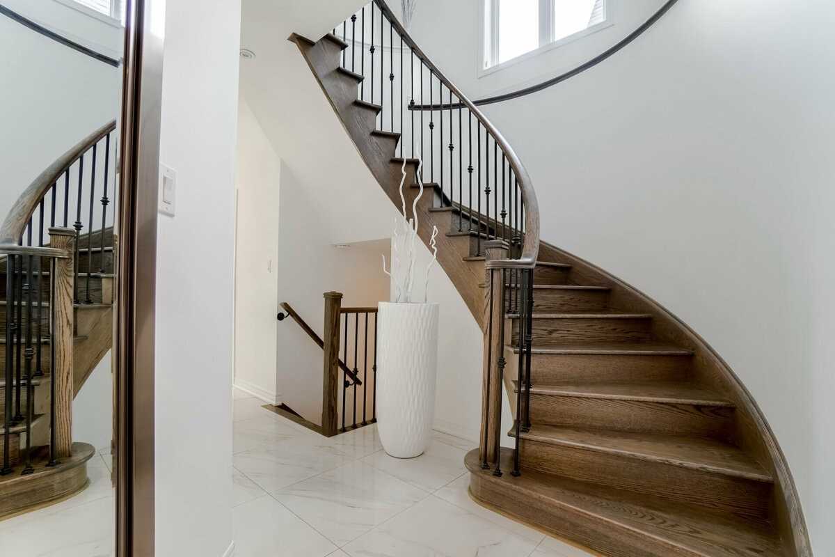 25 Jolana Cres