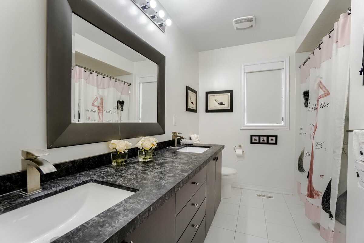 25 Jolana Cres