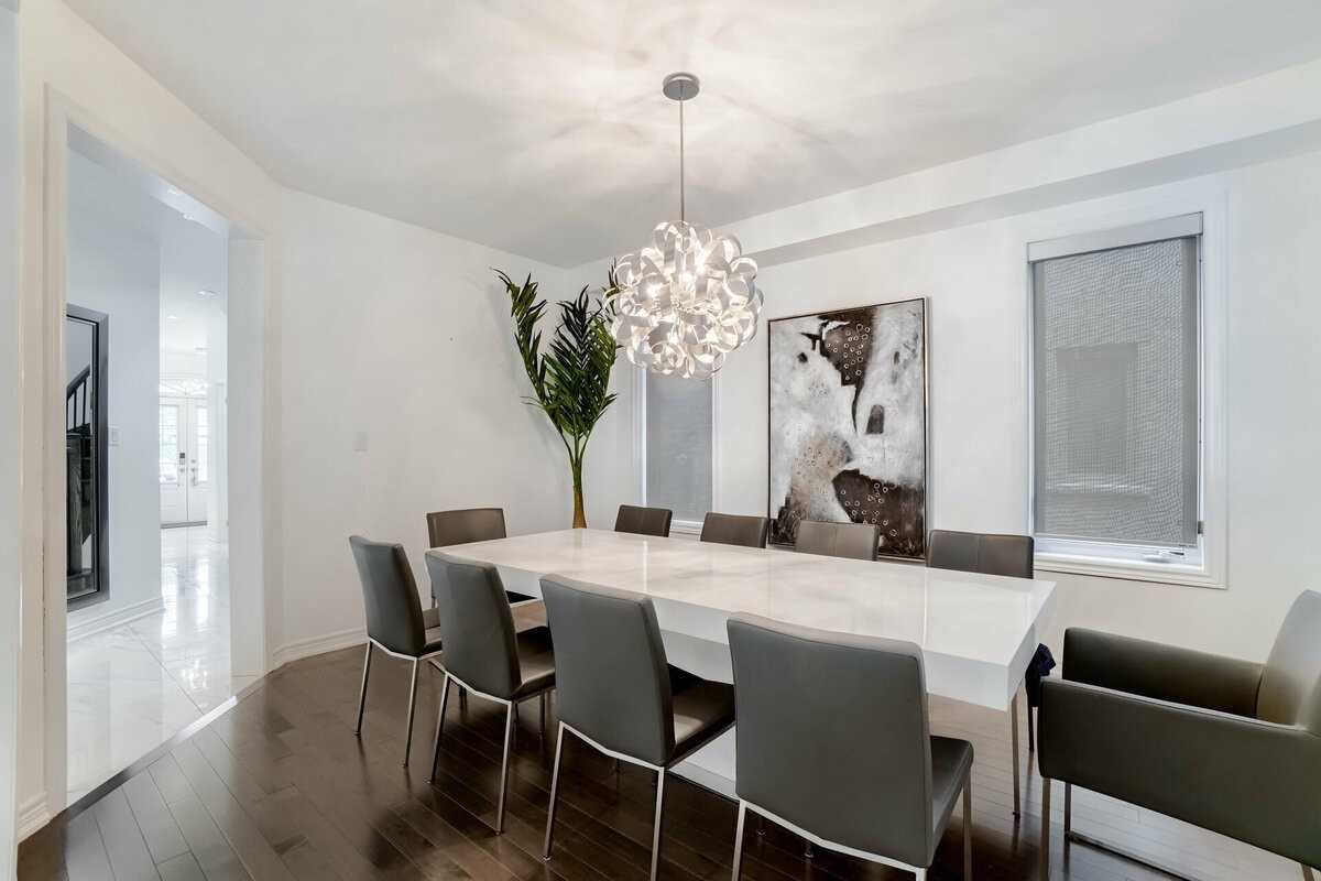 25 Jolana Cres