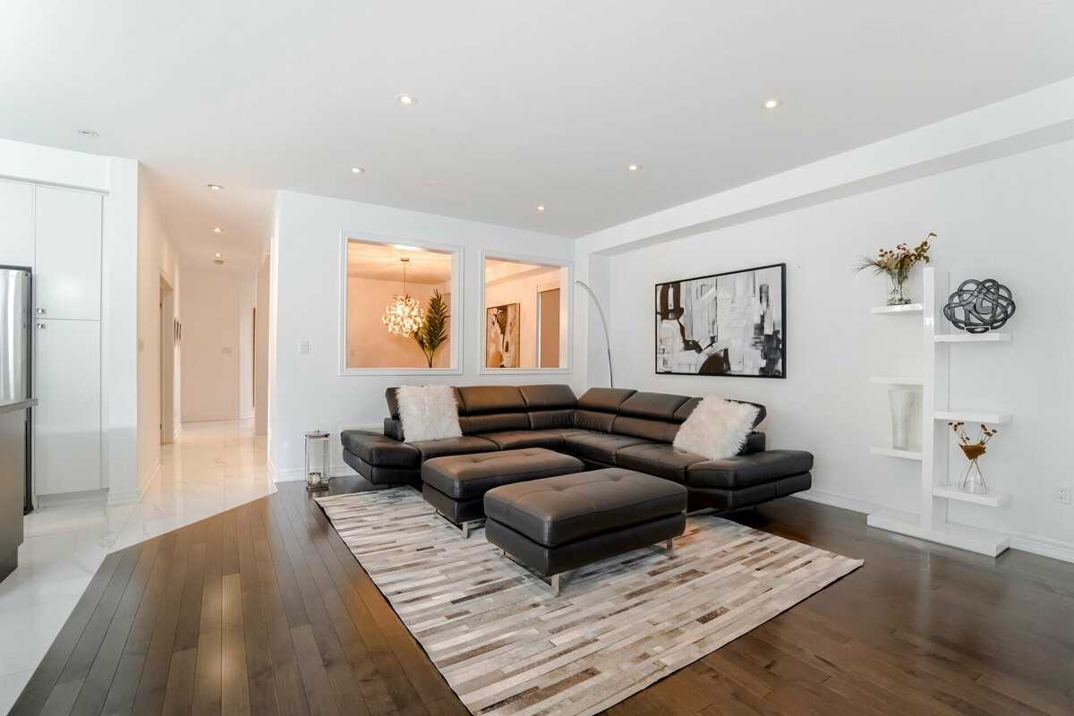 25 Jolana Cres