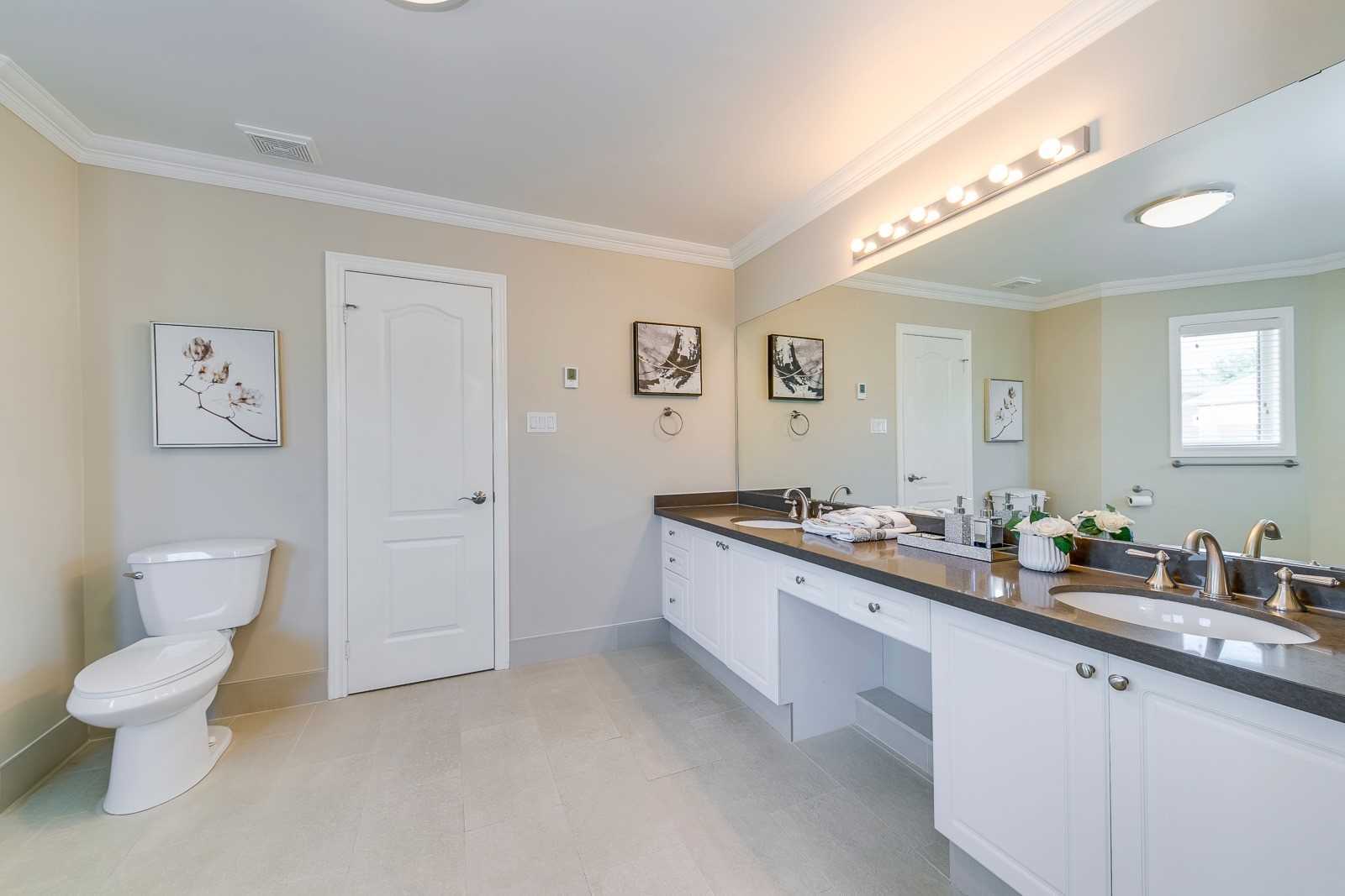 2595 North Ridge Tr
