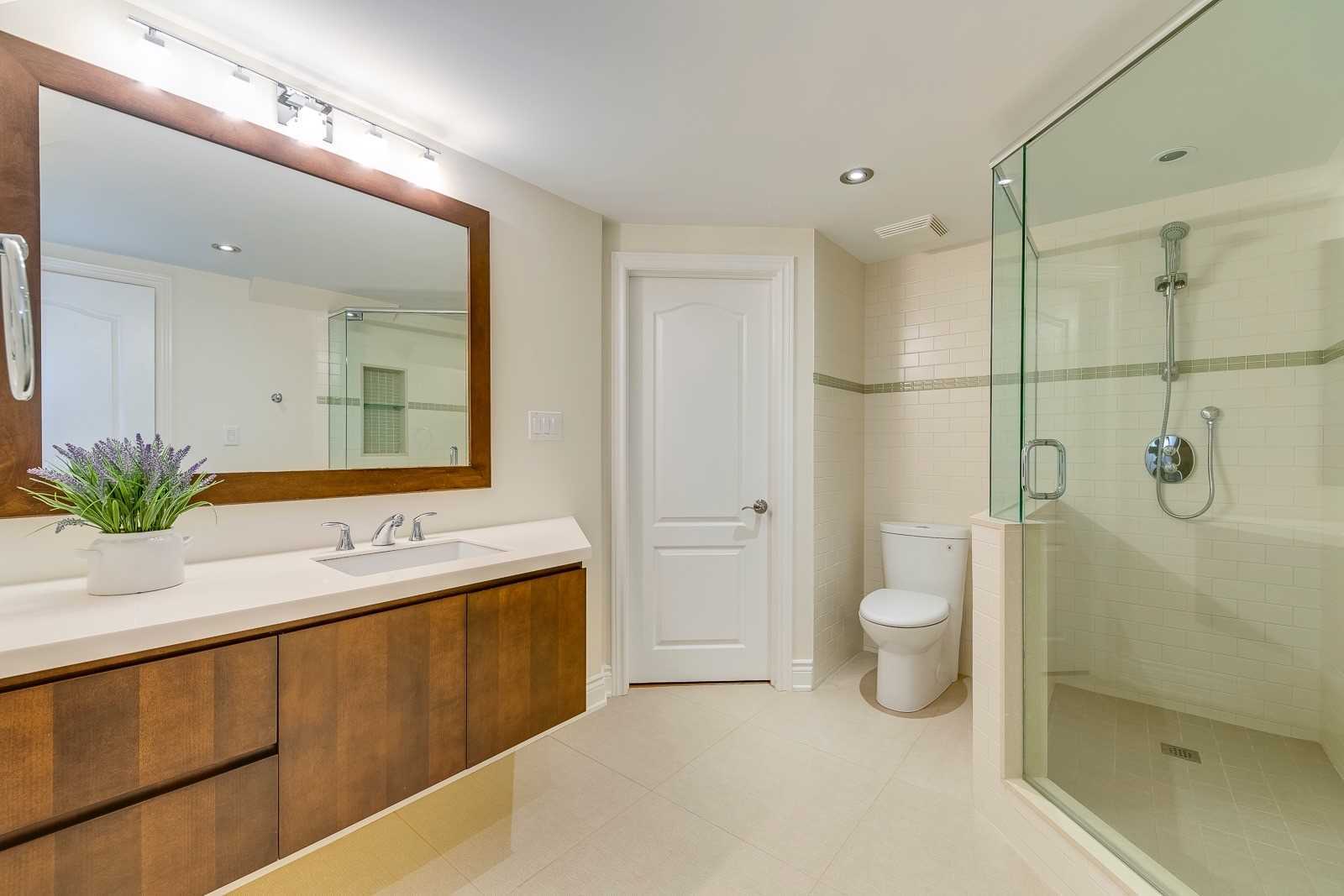 2595 North Ridge Tr
