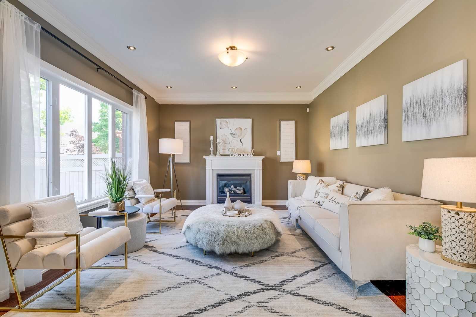 2595 North Ridge Tr