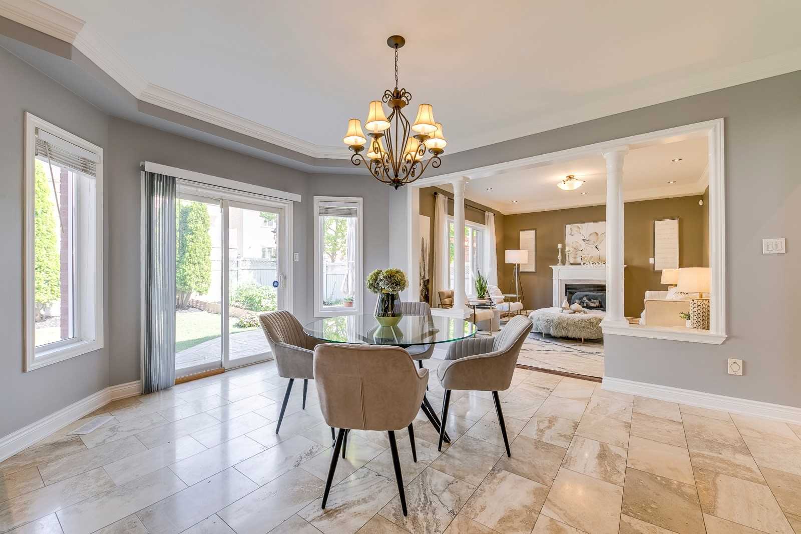 2595 North Ridge Tr