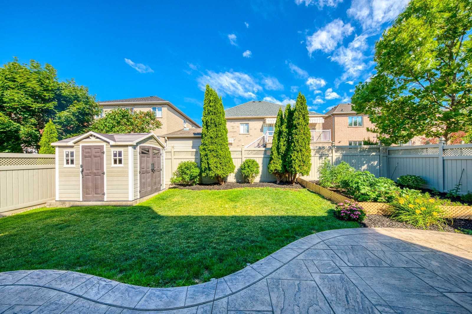 2595 North Ridge Tr