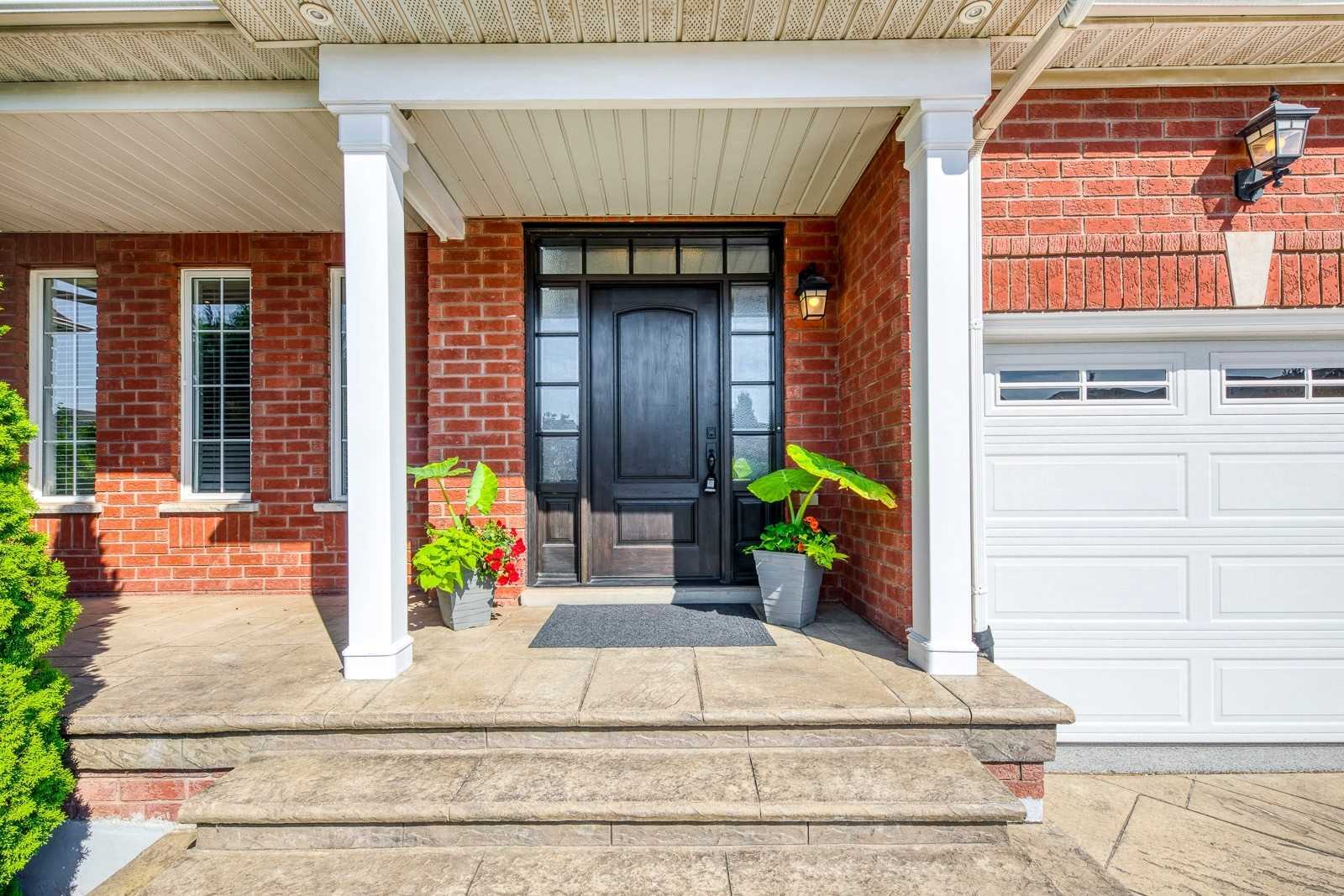 2595 North Ridge Tr