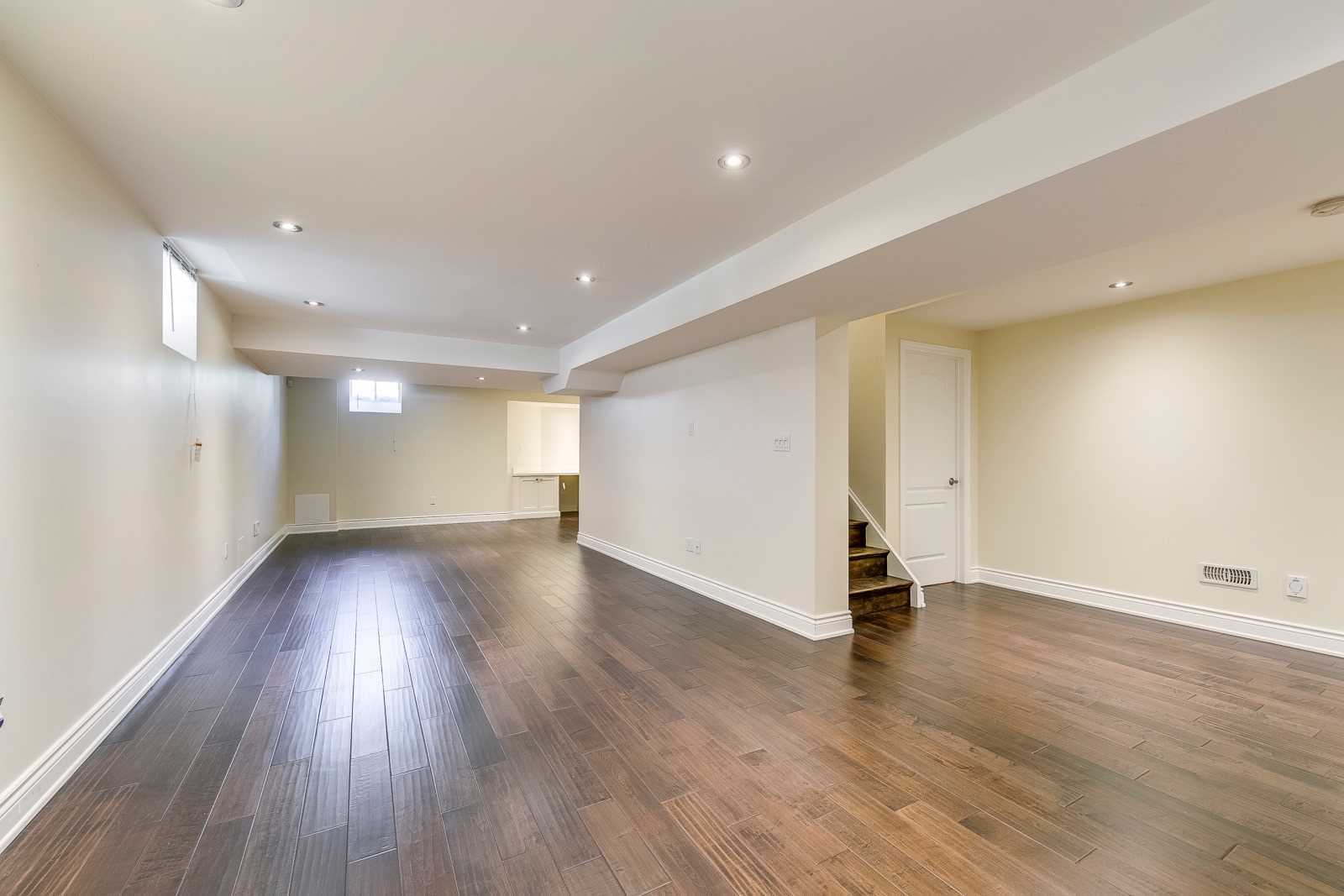 2595 North Ridge Tr