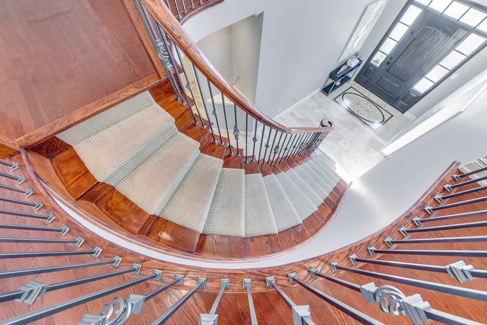 2595 North Ridge Tr