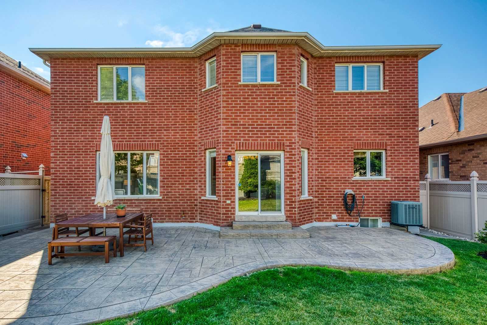 2595 North Ridge Tr