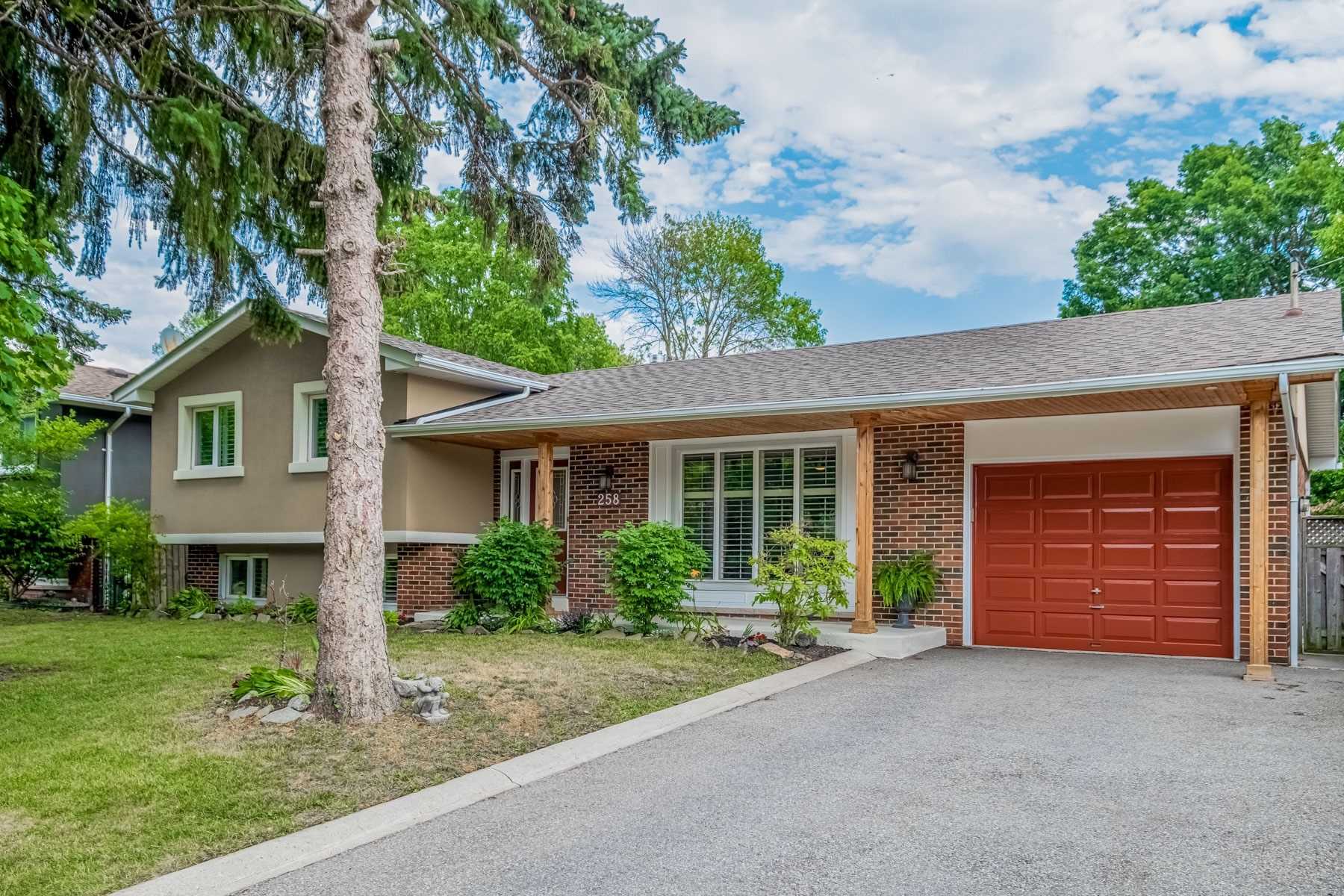 258 Elmwood Rd E