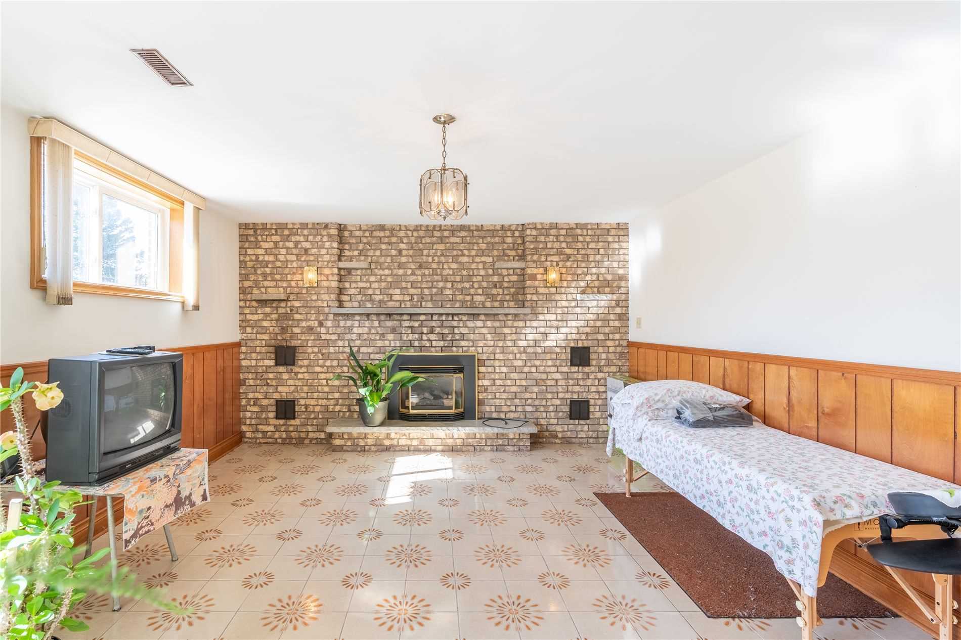 Listing W5706375 - Large Photo # 4