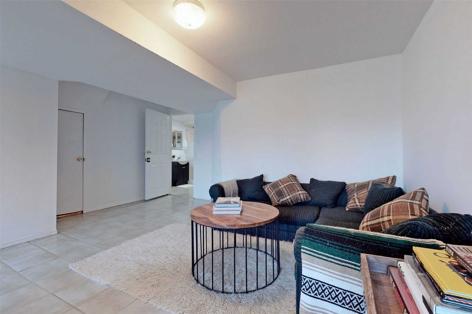 1176 Kelsey Crt, #20