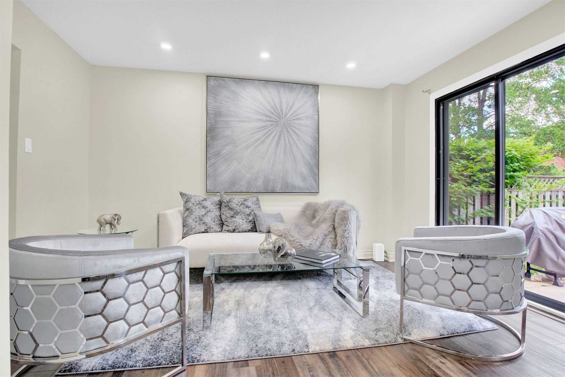 659 Roselaire Tr