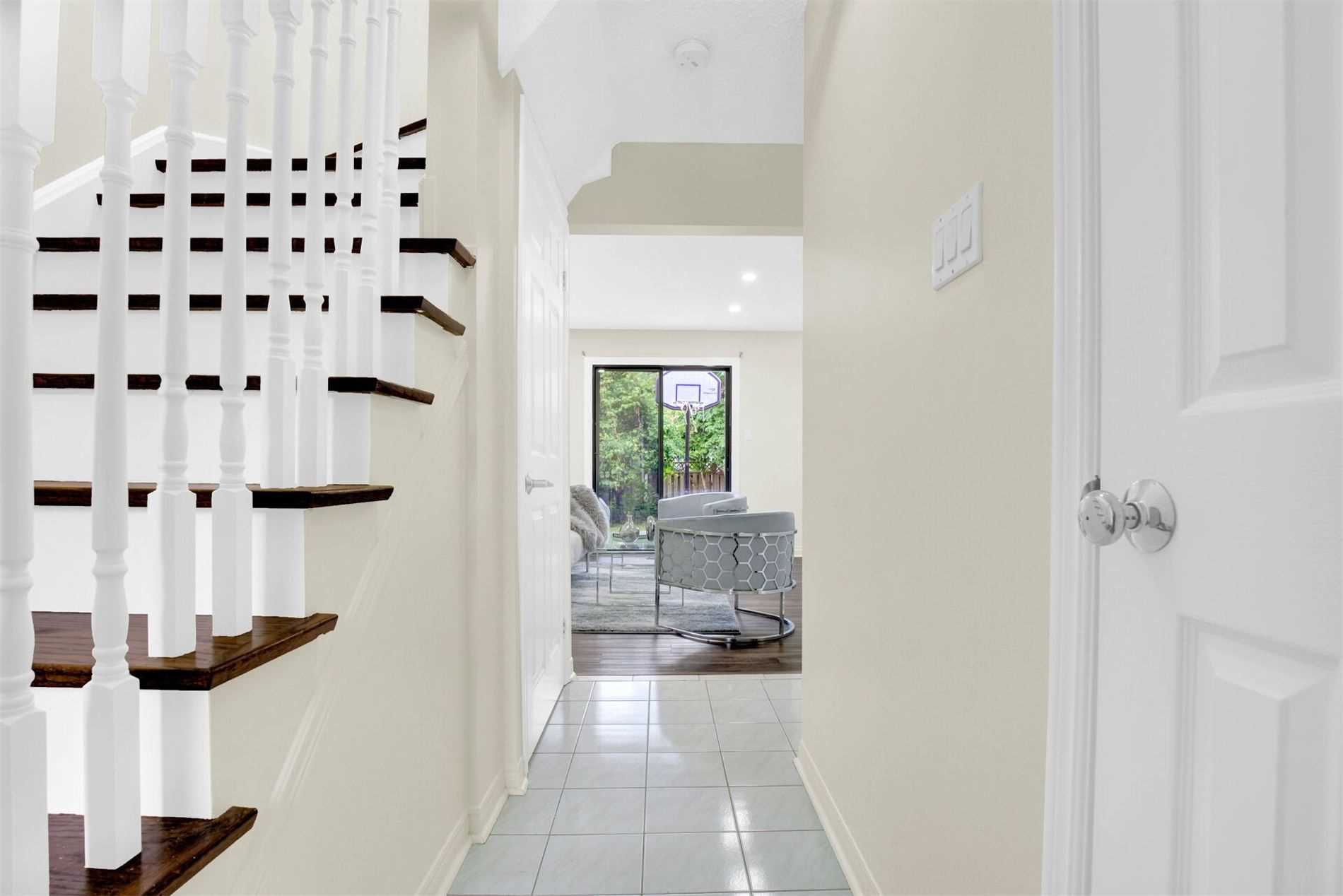 659 Roselaire Tr