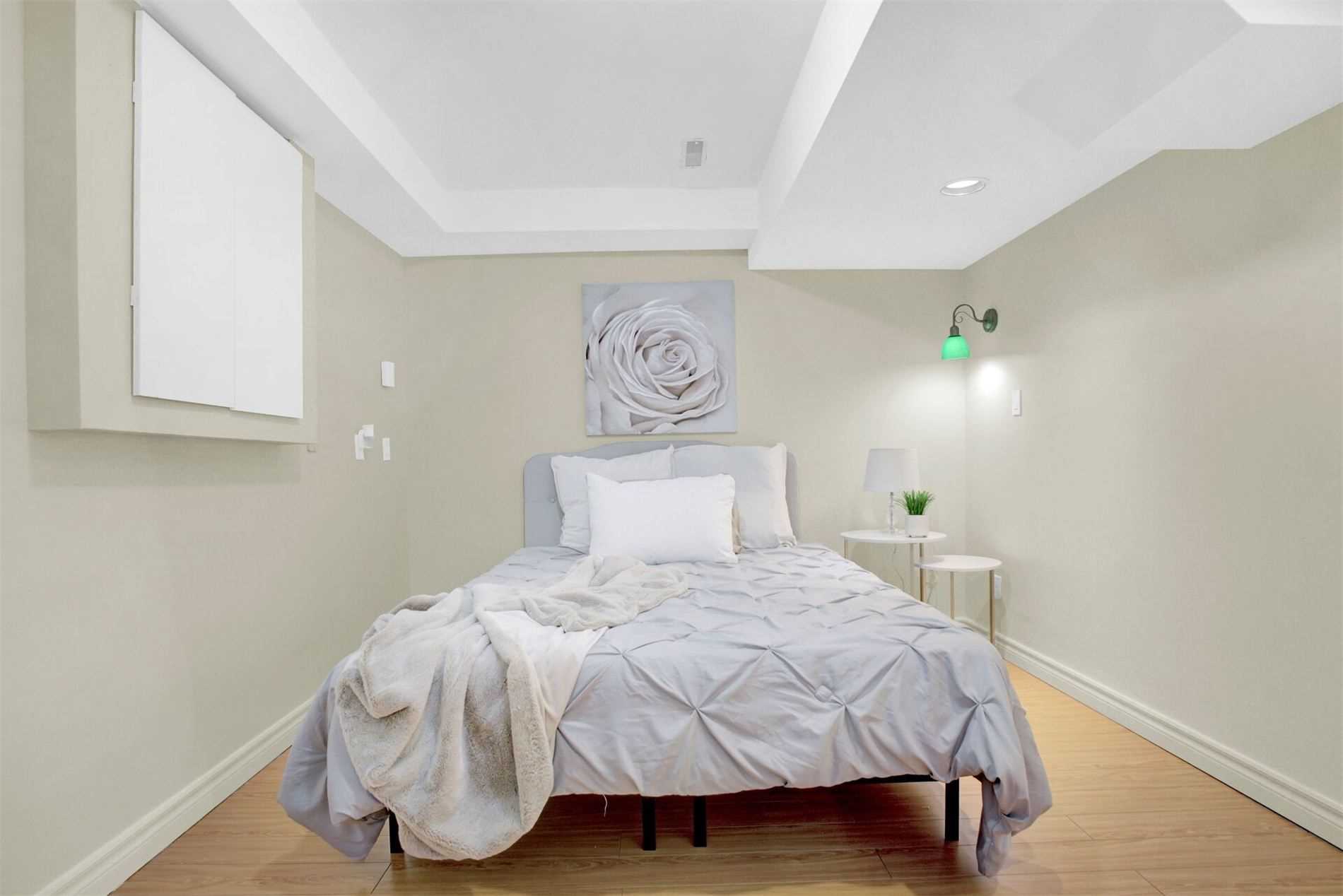 659 Roselaire Tr