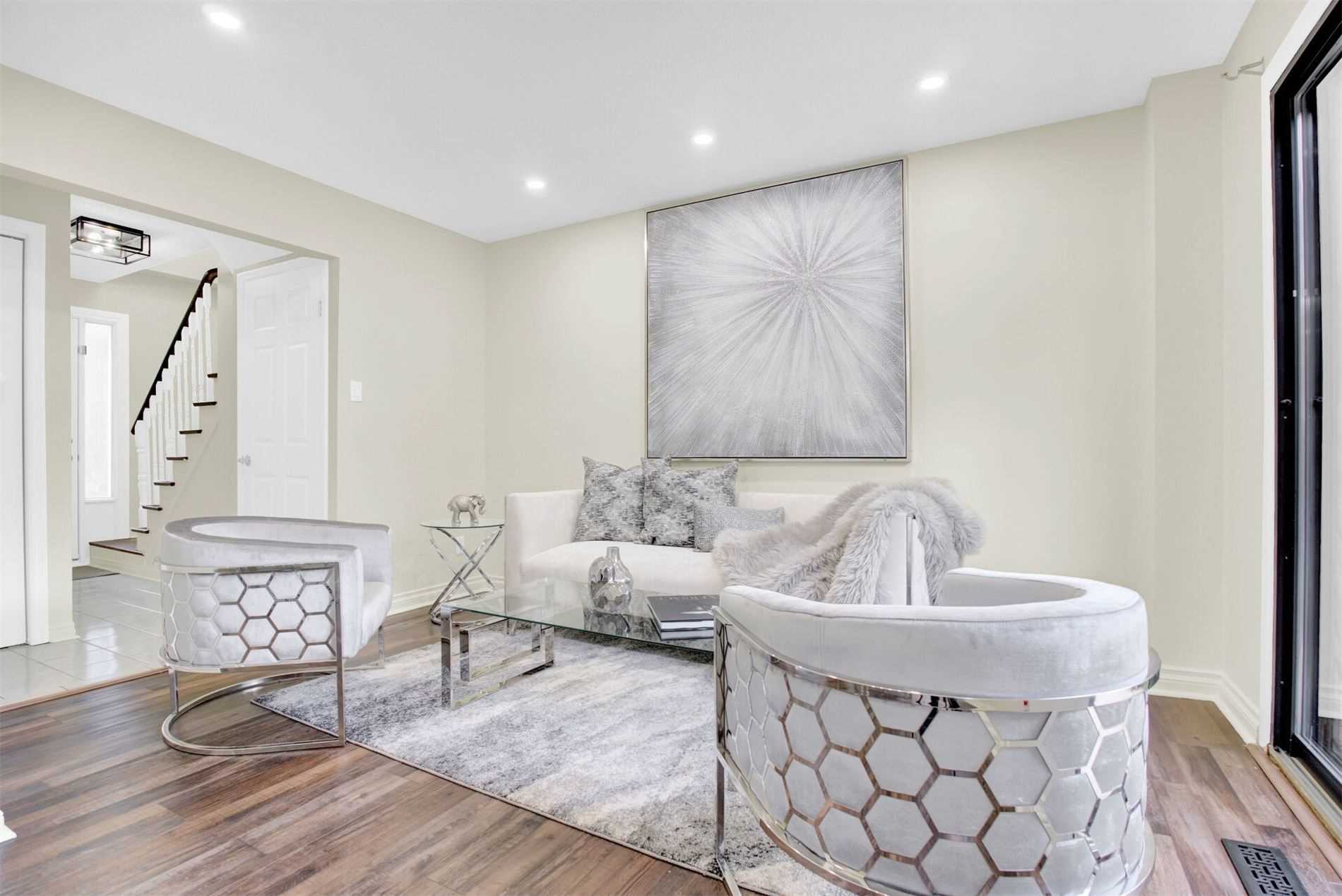 659 Roselaire Tr