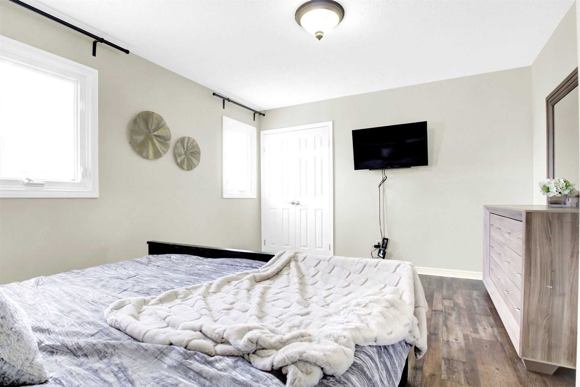 659 Roselaire Tr