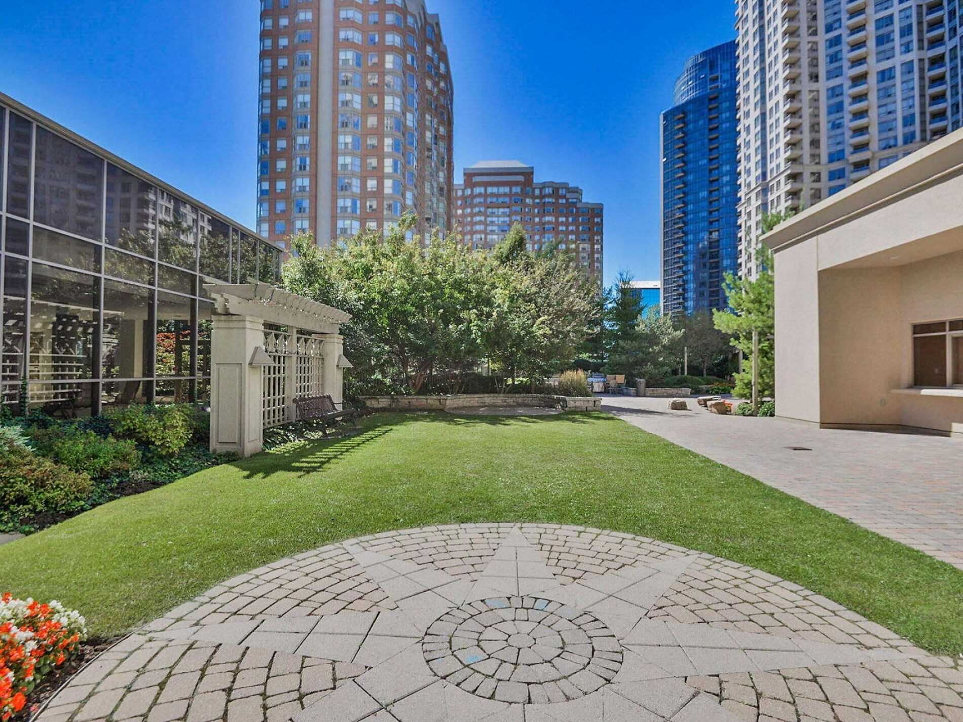 3880 Duke Of York Blvd, #1906