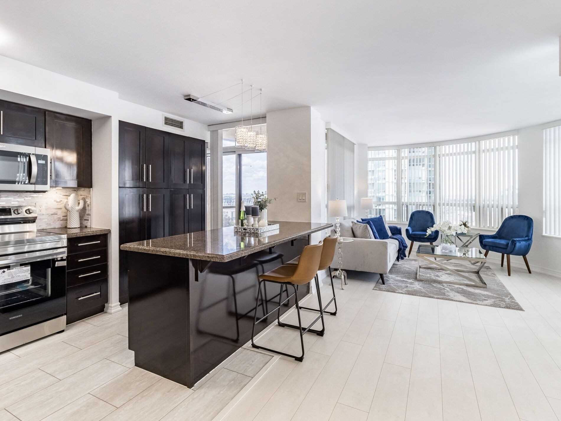 3880 Duke Of York Blvd, #1906
