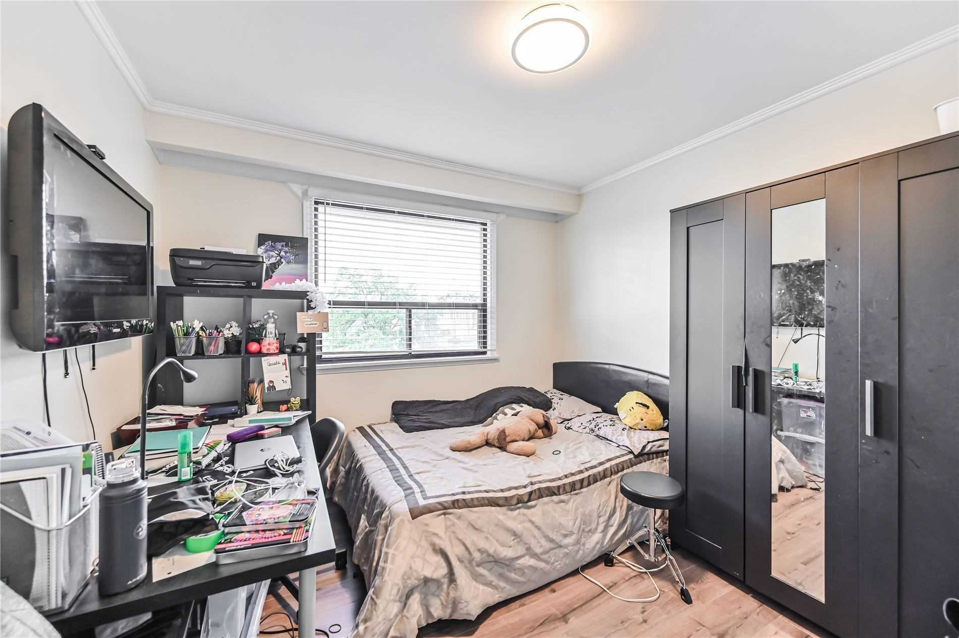 18 Brancaster Crt