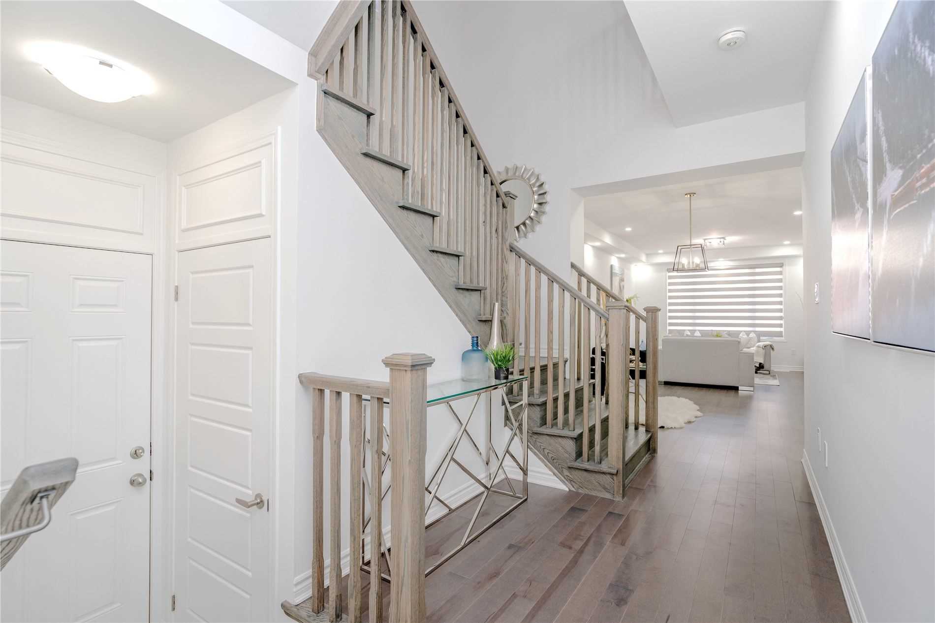 989 Logan Dr