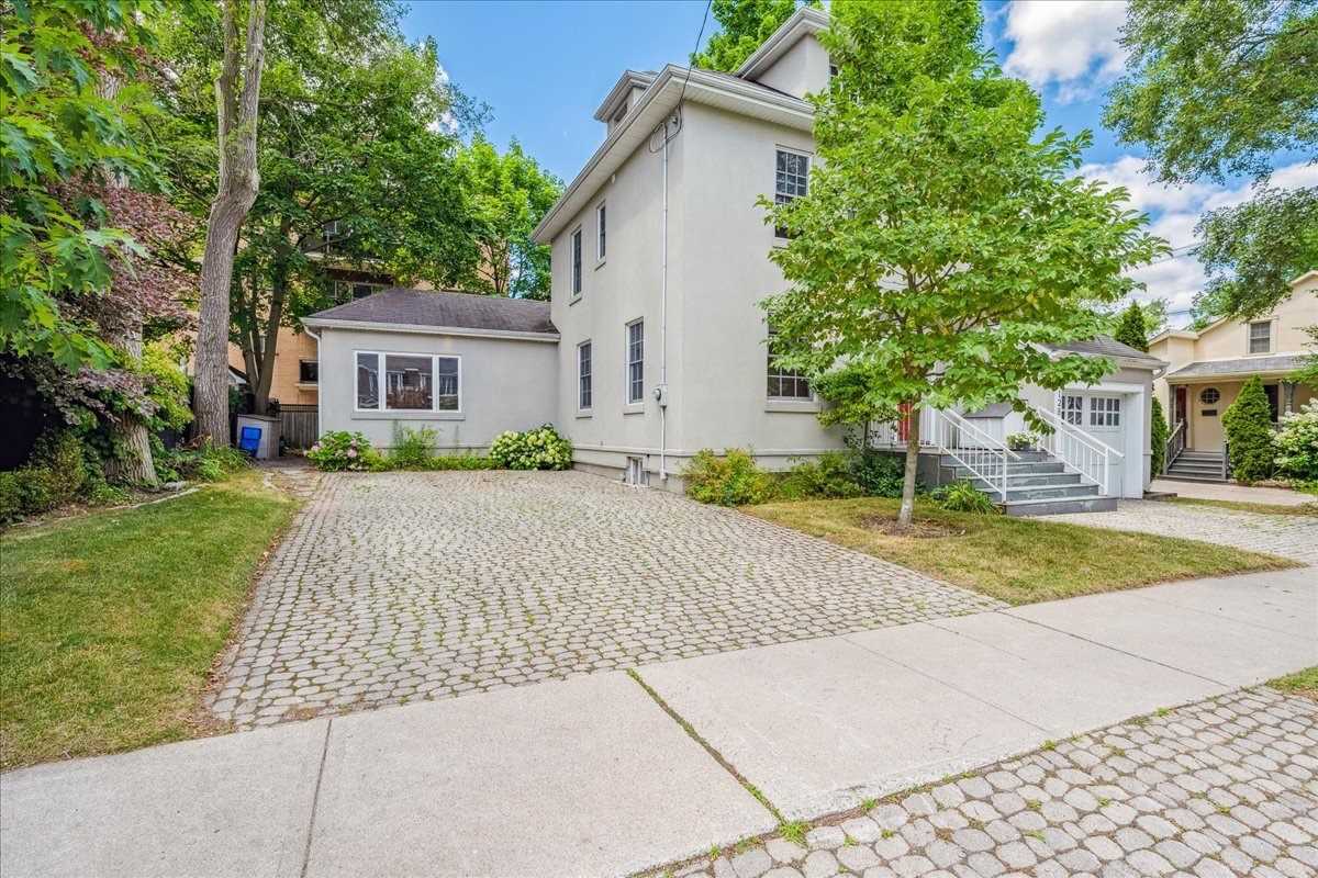128 Chisholm St