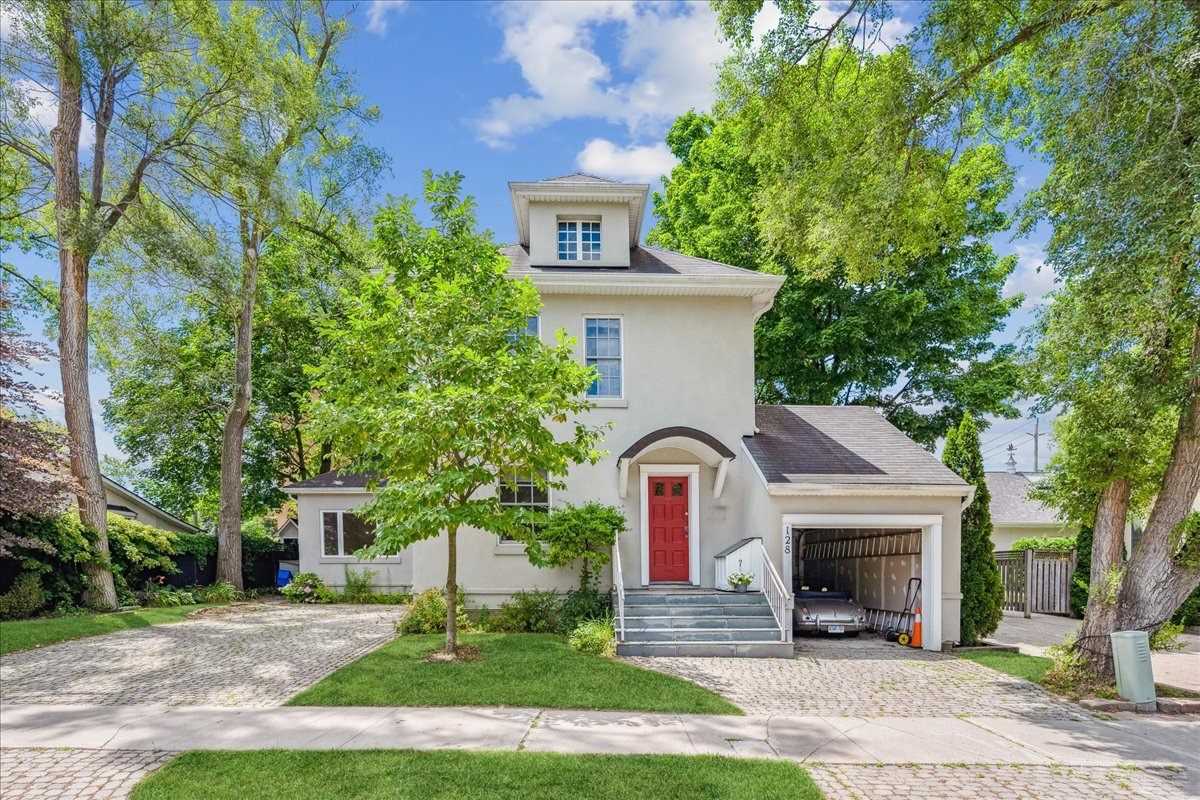 128 Chisholm St