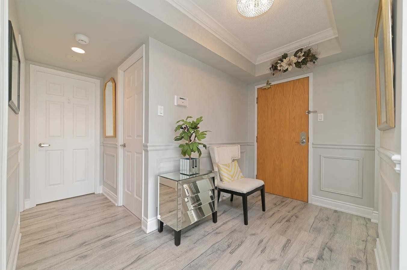 310 Mill St S, #1004