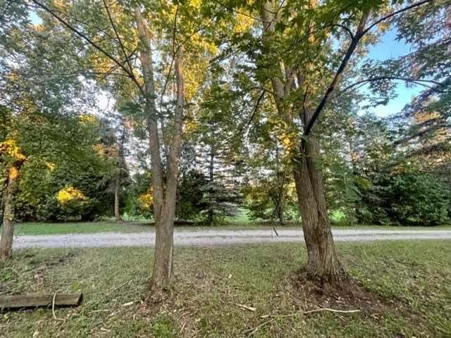 13513 Centreville Creek Rd E