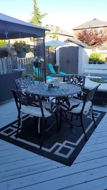 13 Manorwood Crt
